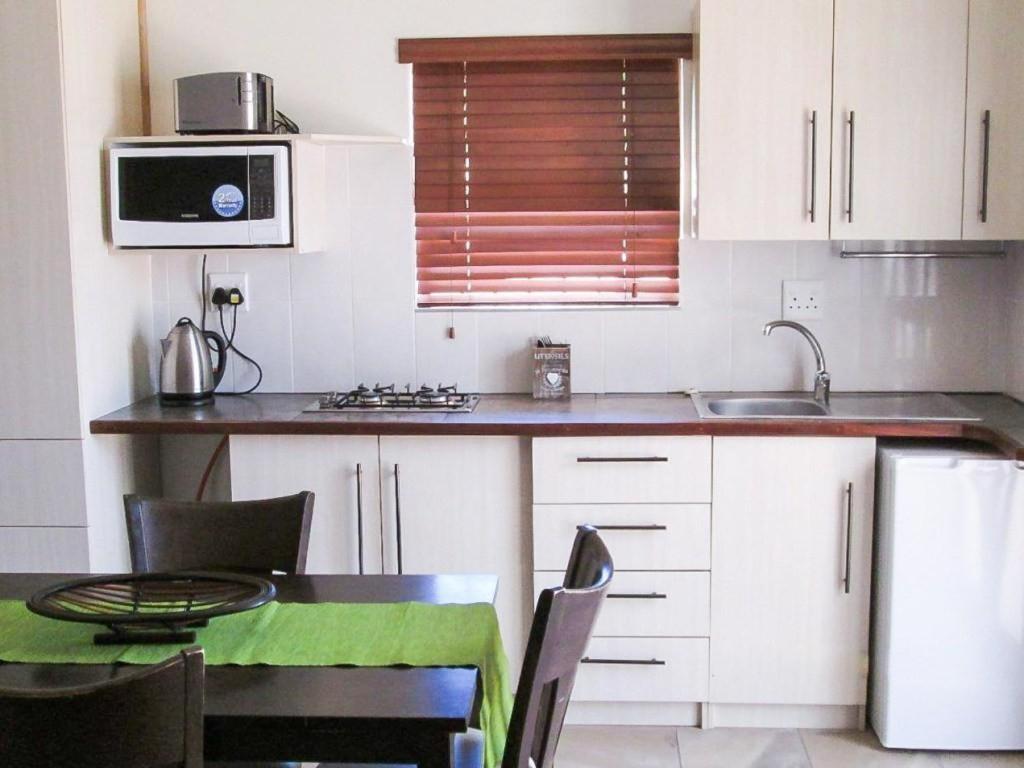 12 On Beach Guest House Saldanha Bay Εξωτερικό φωτογραφία
