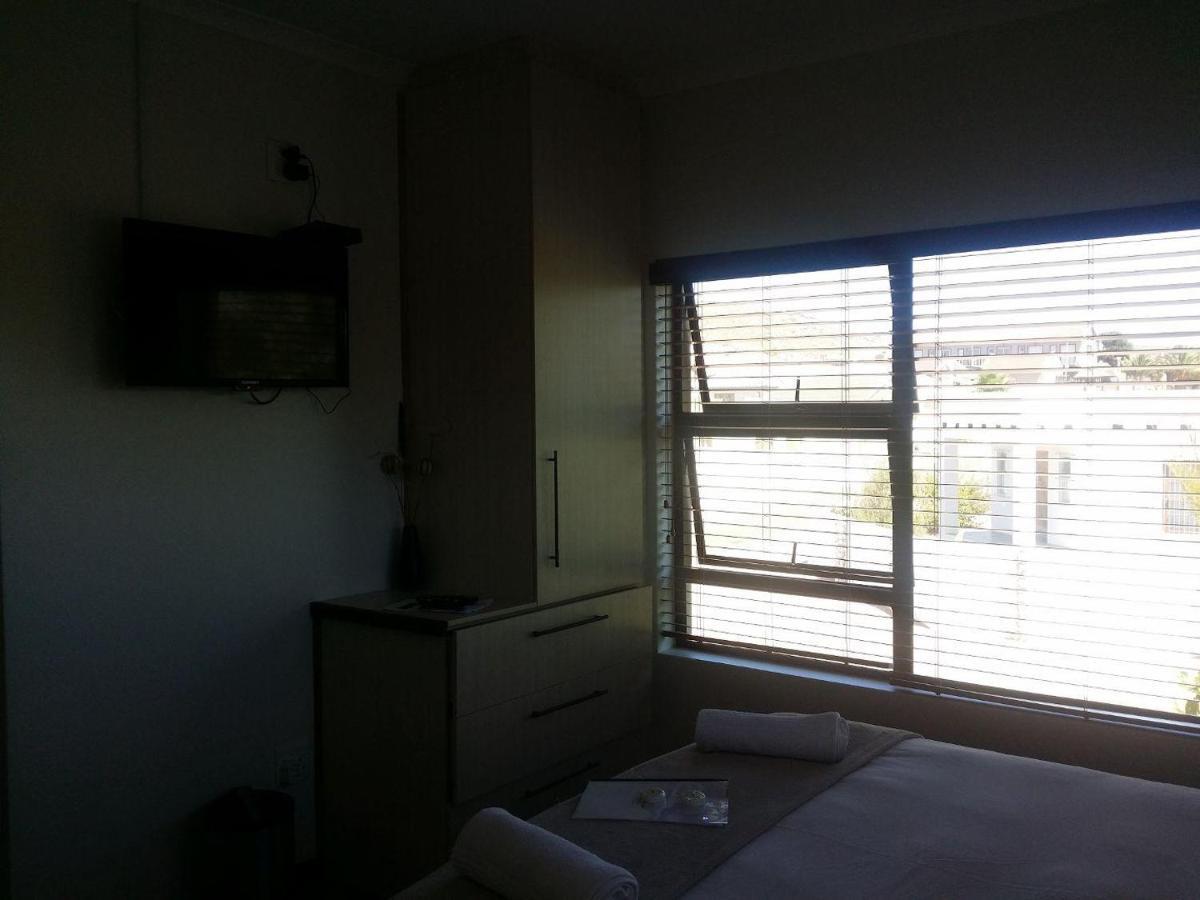 12 On Beach Guest House Saldanha Bay Εξωτερικό φωτογραφία